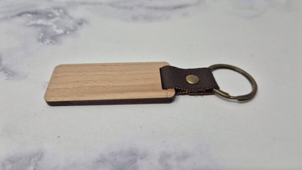 Buchenholz Schlüsselanhänger mit Gravur – Bild 2